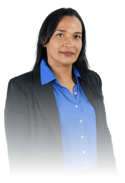 Vana de camisa azul sorrindo